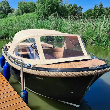 2 Bedroom Lovely In Holiday home